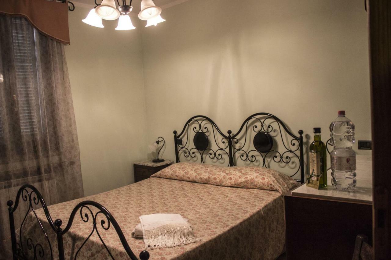 Angolo Del Gelsomino Castel Ritaldi Екстериор снимка